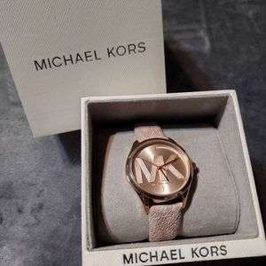 MICHAEL KORS MK2879 Jaycie watch, Brand new with tag and MK case